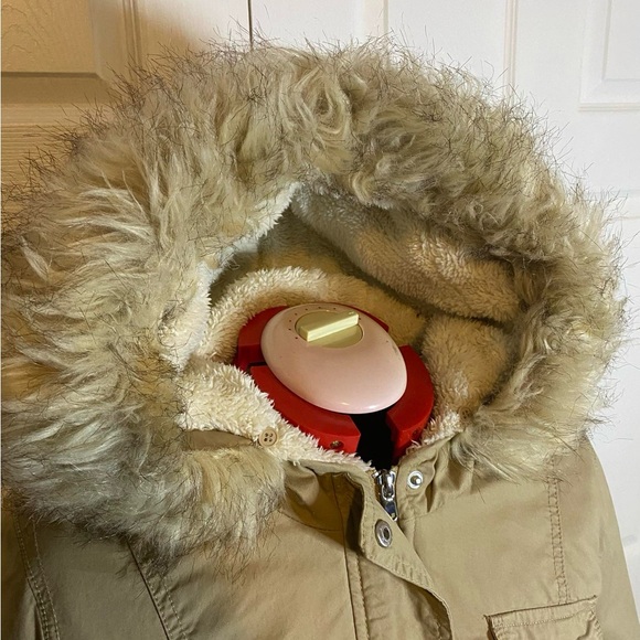 The Cabin Parka Beige Jacket with Hood
Size XL - Picture 6 of 7